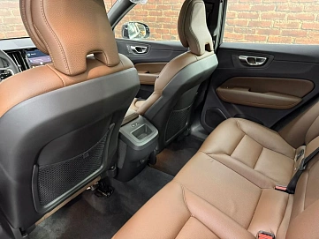 Volvo XC60, 2024г, полный привод, автомат