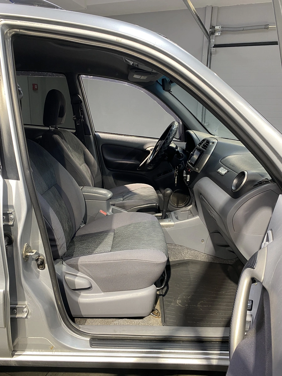 Toyota RAV4, 2003г., полный привод, автомат