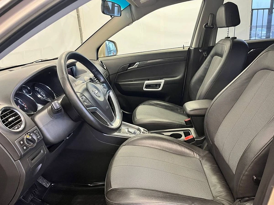 Opel Antara, 2013г., полный привод, автомат
