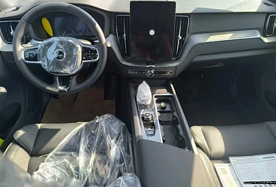 Volvo XC60, 2025г, полный привод, автомат