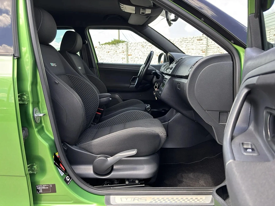 Skoda Fabia RS, 2011г., передний привод, робот