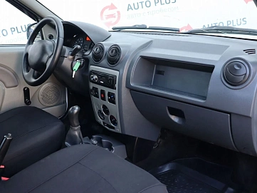 Renault Logan, 2008г, передний привод, механика