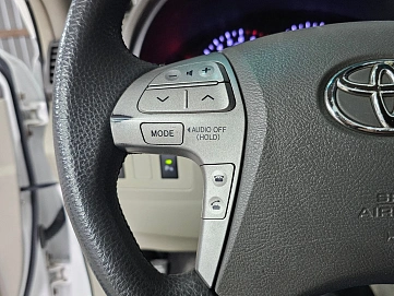 Toyota Camry, 2010г, передний привод, автомат