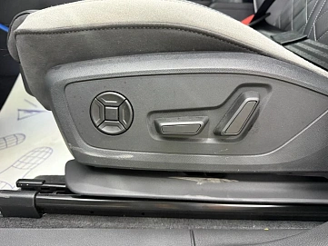 Audi Q3, 2025г, передний привод, робот