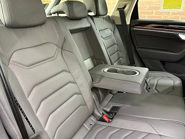 Volkswagen Touareg, 2025г, полный привод, автомат