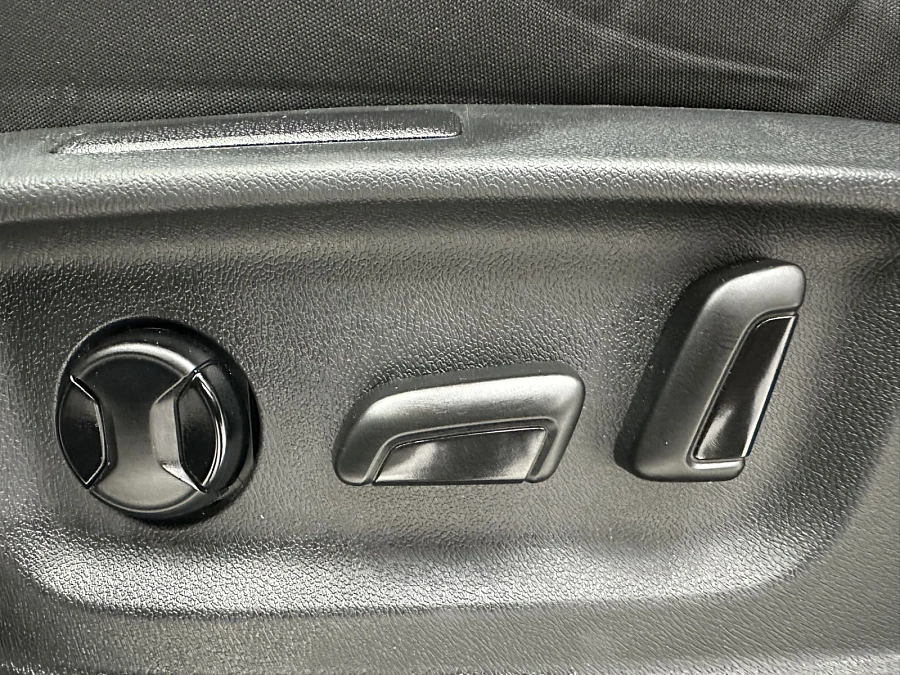 Skoda Karoq, 2021г., передний привод, автомат