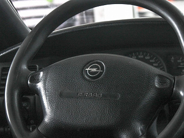 Opel Vectra, 1998г, передний привод, механика