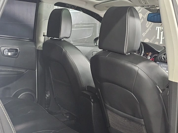 Nissan Qashqai, 2010г, передний привод, вариатор