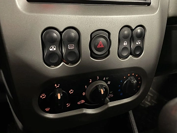 Renault Sandero, 2011г, передний привод, механика