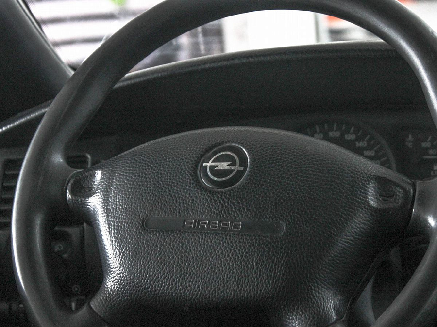 Opel Vectra, 1998г., передний привод, механика