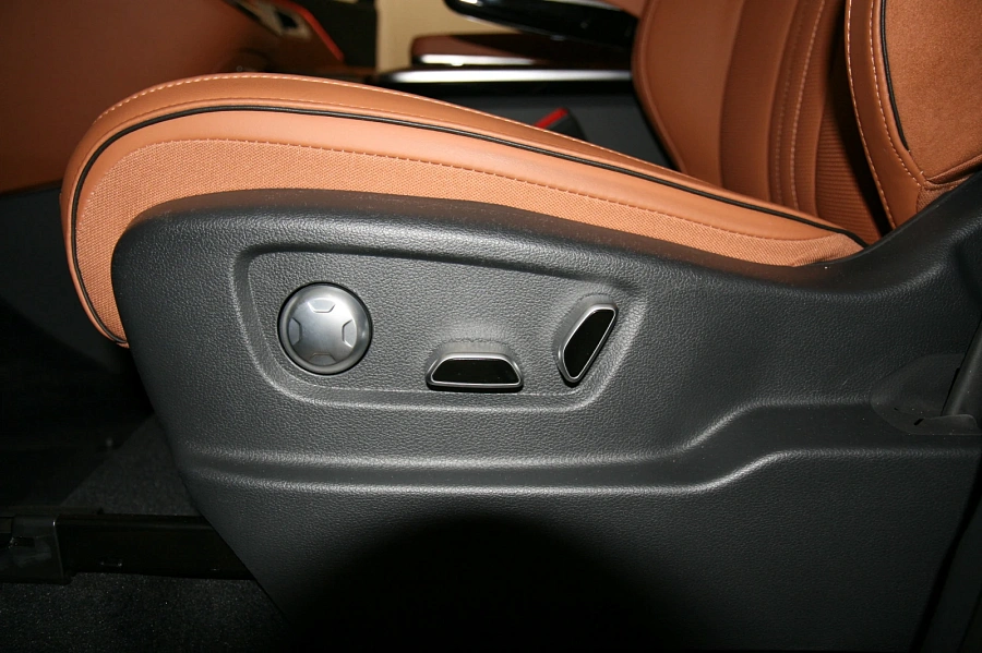 Hongqi HQ9, 2025г., передний привод, автомат