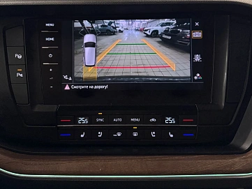 Volkswagen Touareg, 2021г, полный привод, автомат