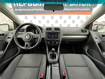 Volkswagen Golf, 2012г, передний привод, механика