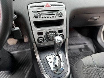 Peugeot 308, 2010г, передний привод, автомат