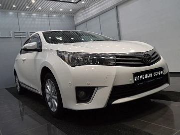 Toyota Corolla, 2013г, передний привод, вариатор