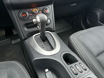 Nissan Qashqai, 2013г, передний привод, вариатор