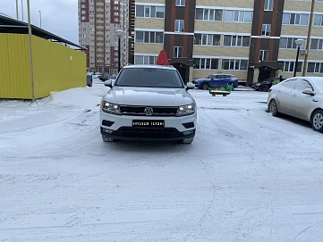 Volkswagen Tiguan, 2017г, передний привод, робот