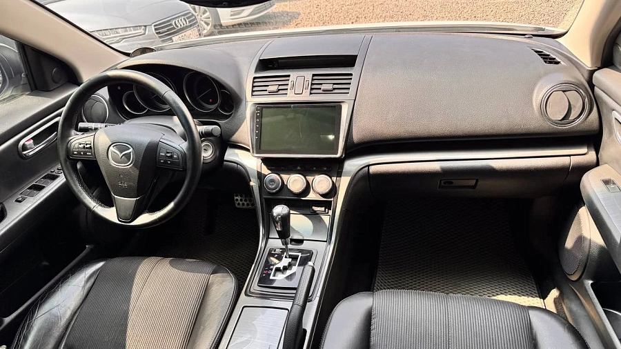 Mazda 6, 2010г., передний привод, автомат