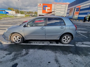 Toyota Corolla, 2003г, передний привод, автомат