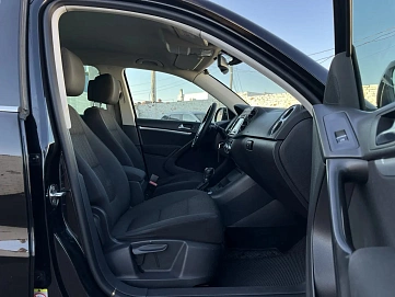 Volkswagen Tiguan, 2012г, передний привод, автомат