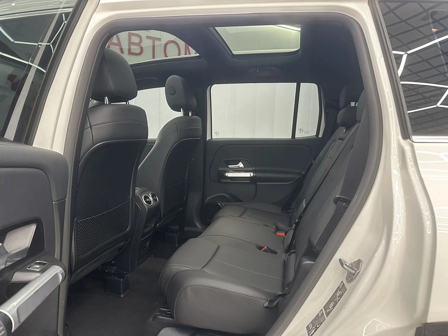 Mercedes-Benz GLB, 2021г., передний привод, робот