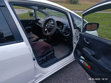 Honda Fit, 2012г, передний привод, вариатор