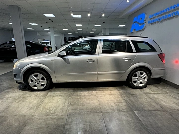 Opel Astra, 2008г, передний привод, механика