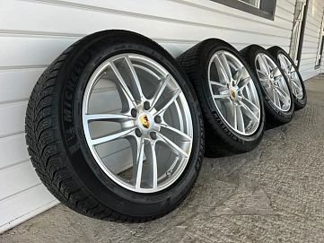 Porsche Cayenne, 2018г, передний привод, автомат