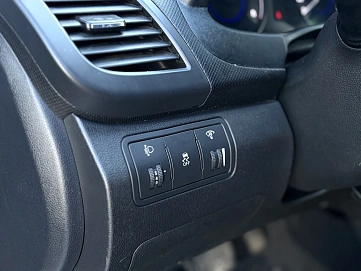 Hyundai Solaris, 2012г., передний привод, автомат