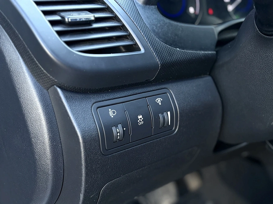 Hyundai Solaris, 2012г., передний привод, автомат