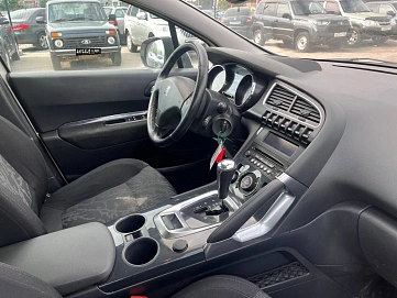 Peugeot 3008, 2011г, передний привод, автомат