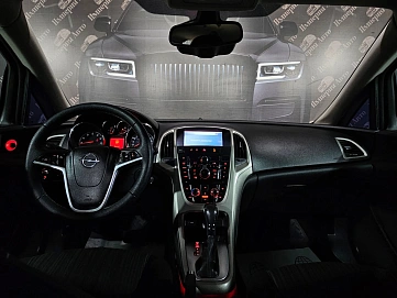 Opel Astra, 2011г, передний привод, автомат