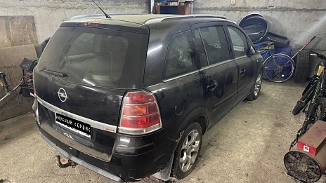 Opel Zafira, 2005г, передний привод, механика