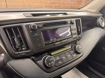 Toyota RAV4, 2018г, передний привод, вариатор