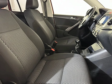 Volkswagen Tiguan, 2009г, полный привод, механика
