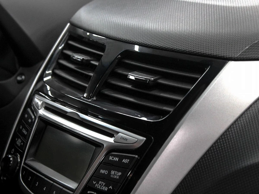 Hyundai Solaris, 2011г., передний привод, механика