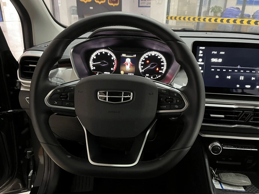 Geely Binyue, 2021г., передний привод, робот