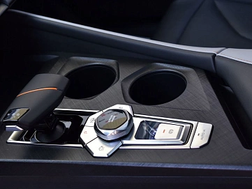 Changan UNI-V, 2024г., передний привод, робот