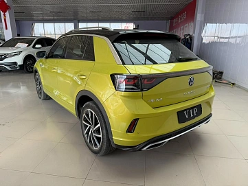 Volkswagen T-Roc, 2023г., передний привод, робот