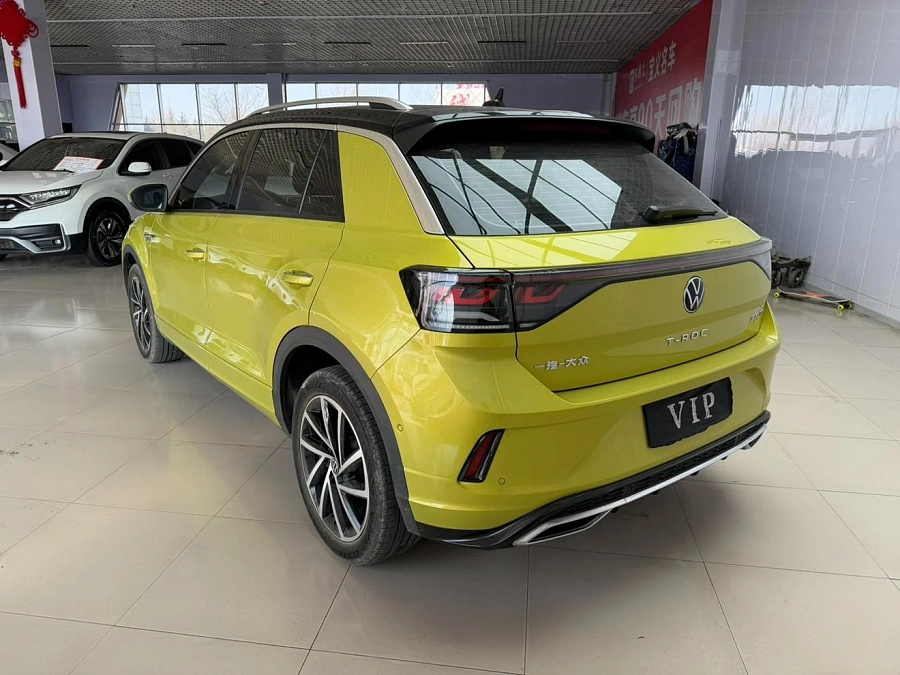 Volkswagen T-Roc, 2023г., передний привод, робот