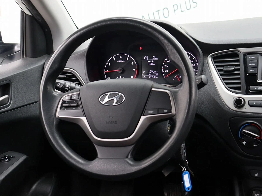 Hyundai Solaris, 2017г., передний привод, автомат