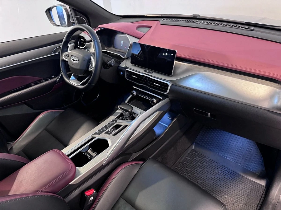 Geely Coolray, 2023г., передний привод, автомат