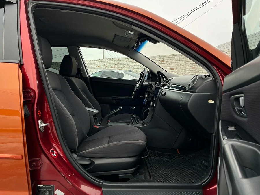 Mazda 3, 2008г., передний привод, механика