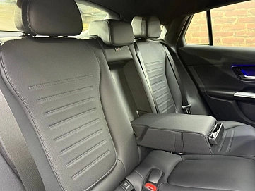 Mercedes-Benz , 2025г.