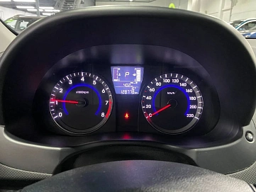 Hyundai Solaris, 2015г., передний привод, автомат