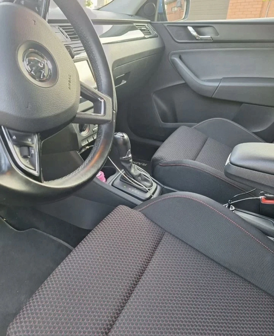 Skoda Rapid, 2015г., передний привод, робот