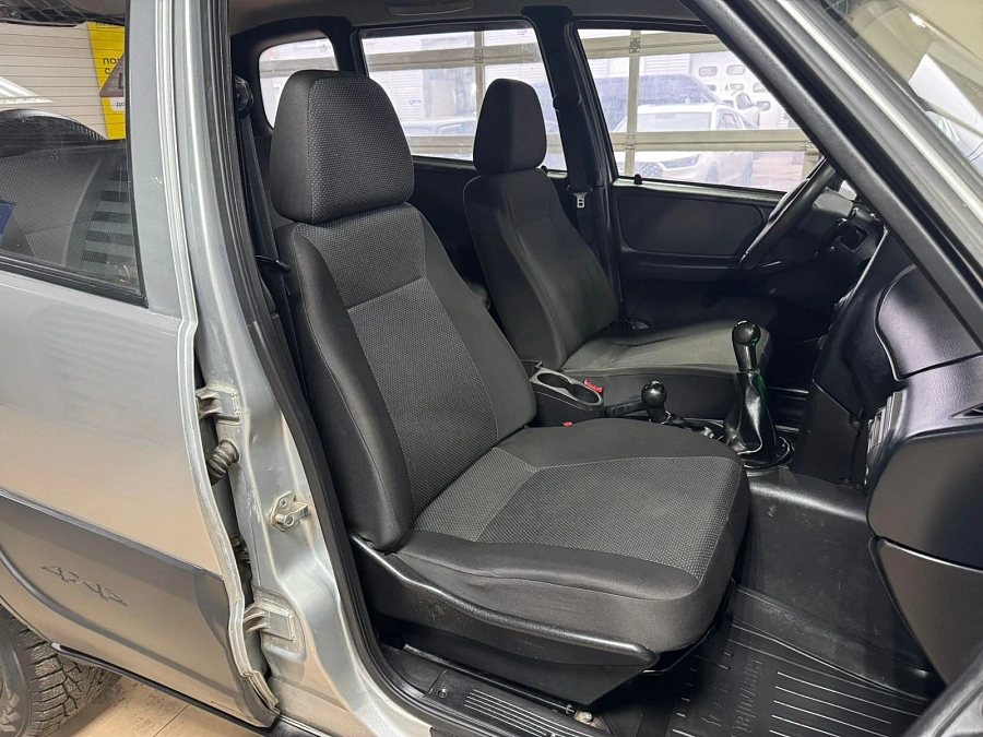 Chevrolet Niva, 2011г., полный привод, механика