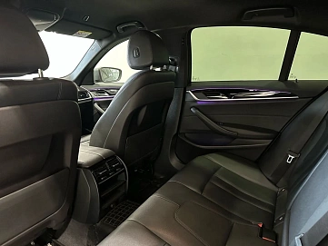 BMW 5 серии, 2020г, задний привод, автомат