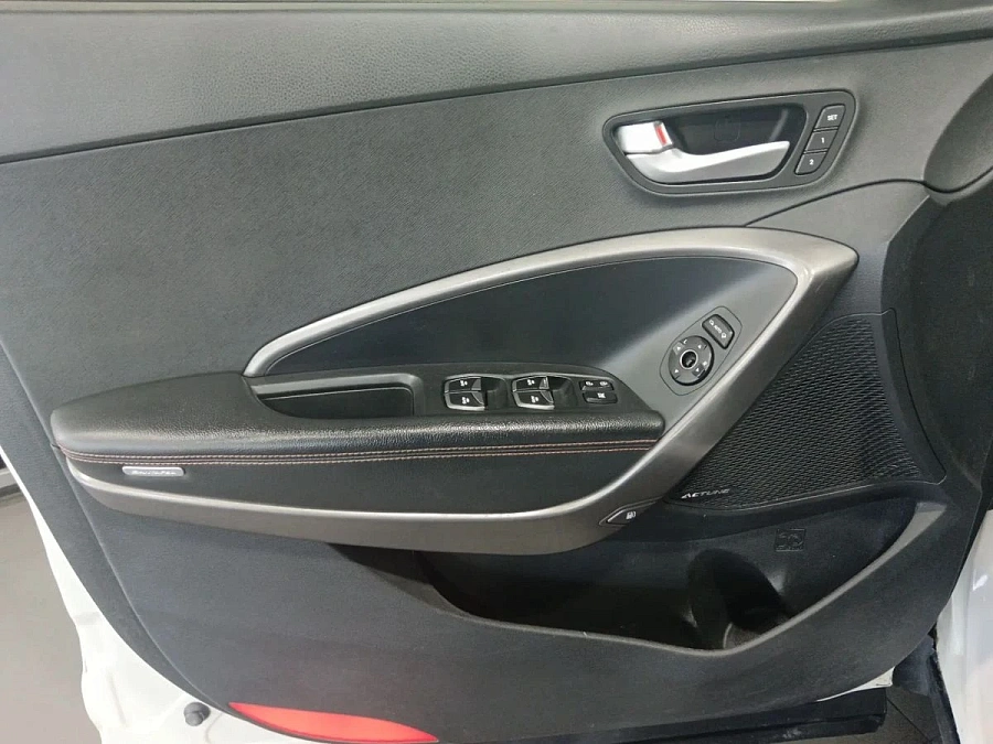 Hyundai Santa Fe, 2013г., передний привод, автомат