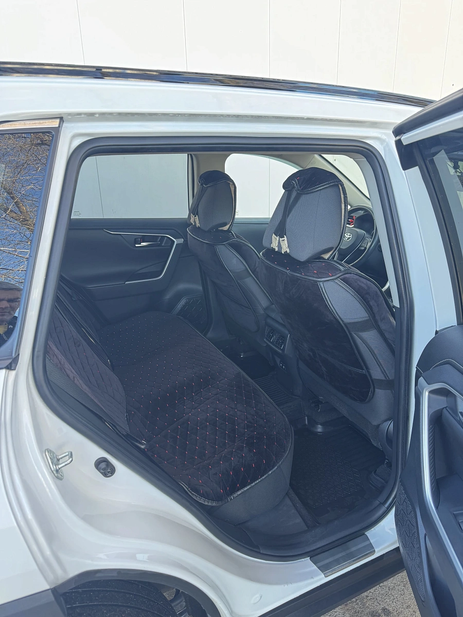 Toyota RAV4, 2020г., передний привод, вариатор